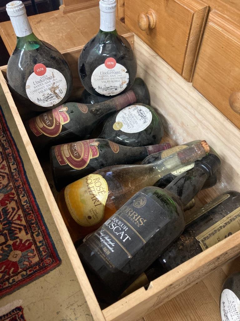 Approximately 85 bottles of assorted wine, port and liqueur, to include Cuvee Castrum 2003, Muscat, 1987 vintage port, etc.